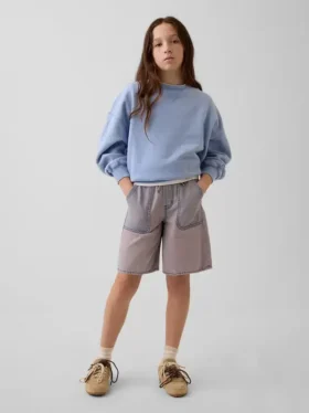 Pantalones cortos de mezclilla de talle bajo y corte largo para niños