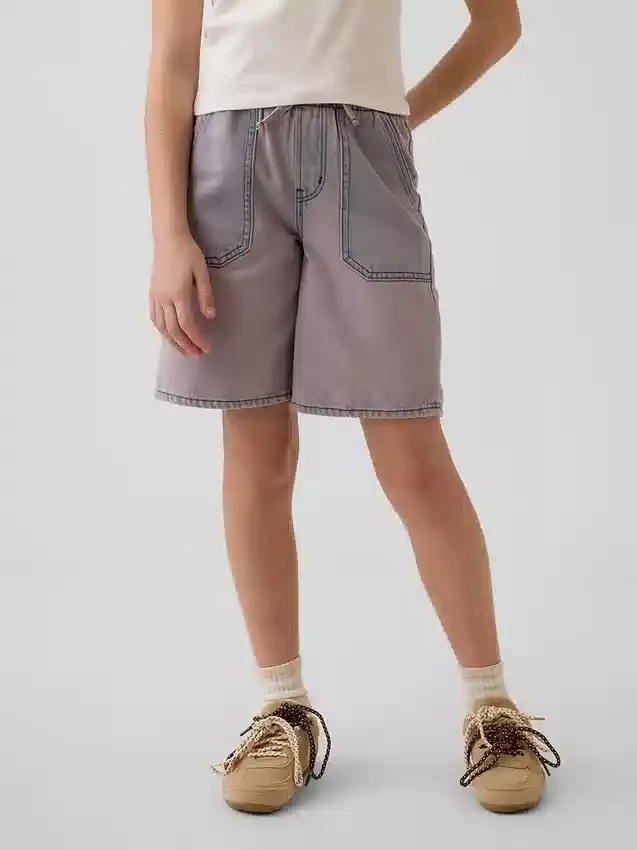 Pantalones cortos de mezclilla de talle bajo y corte largo para niños