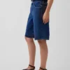 Pantalones cortos de mezclilla de talle medio y corte largo