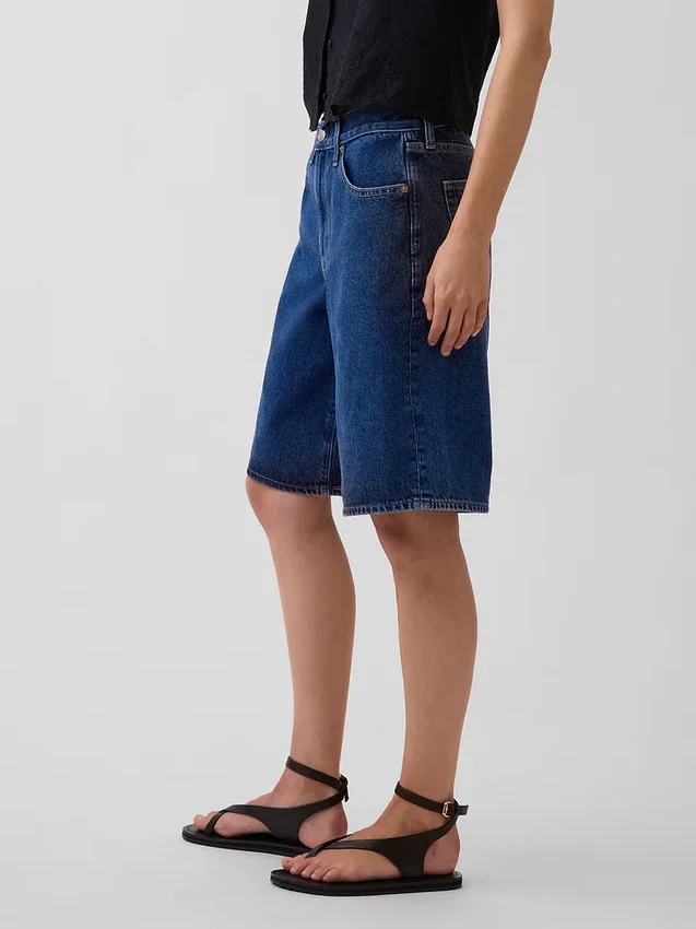 Pantalones cortos de mezclilla de talle medio y corte largo