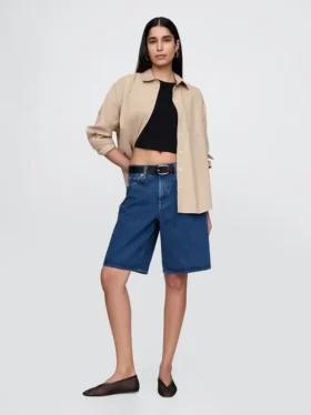 Pantalones cortos de mezclilla de talle medio y corte largo de 11"
