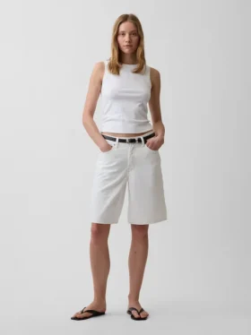 Pantalones cortos de mezclilla de talle medio y corte largo de 11"