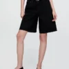 Pantalones cortos de mezclilla de talle medio y corte largo de 11"