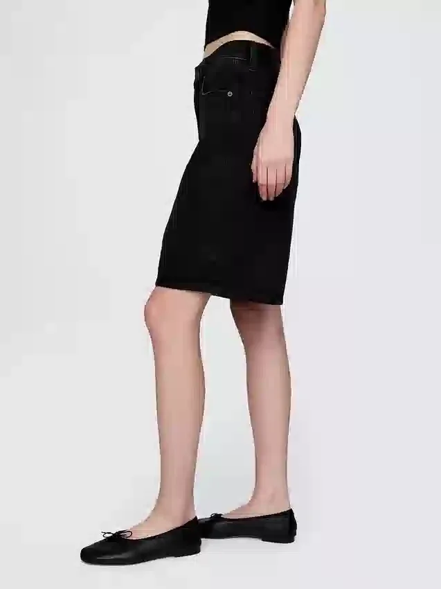 Pantalones cortos de mezclilla de talle medio y corte largo de 11"