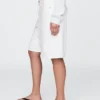 Pantalones cortos de mezclilla de talle medio y corte largo de 11"