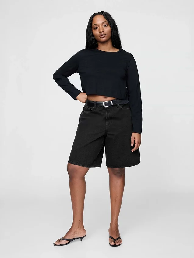 Pantalones cortos de mezclilla de talle medio y corte largo de 11"