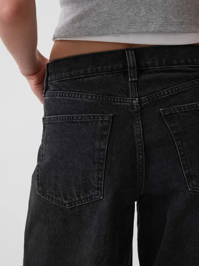 Pantalones cortos de mezclilla de talle medio y corte largo de 11"