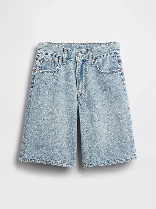 Pantalones cortos de mezclilla de talle medio y corte largo para niños