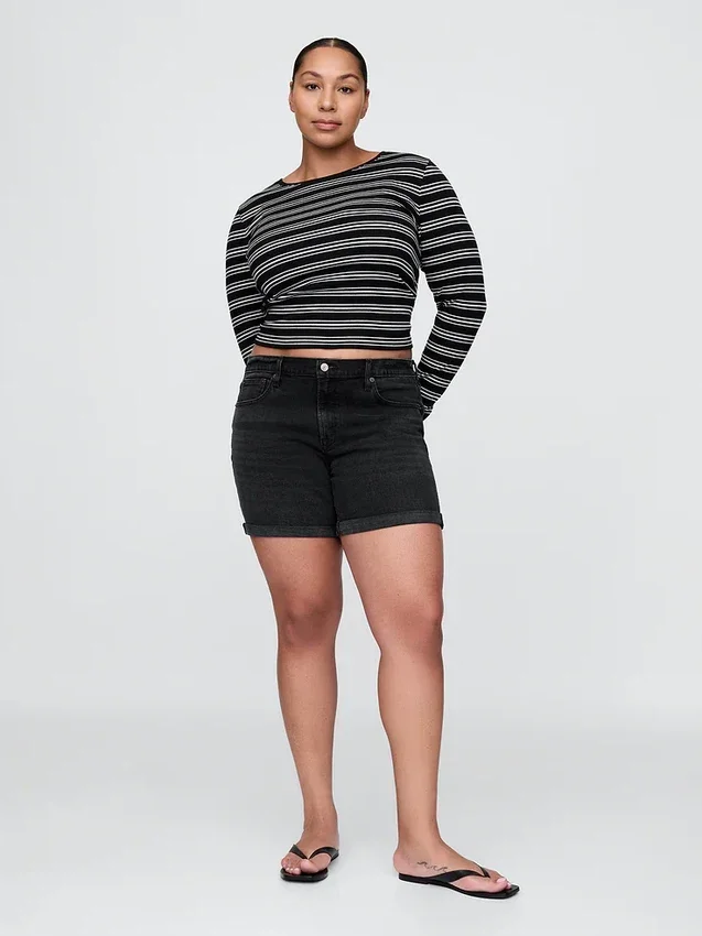 Pantalones cortos de mezclilla estilo «girlfriend» de talle medio de 5"