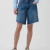 Pantalones cortos de mezclilla holgados de talle medio de 8"