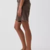 Pantalones cortos de mezclilla holgados de talle medio de 8"