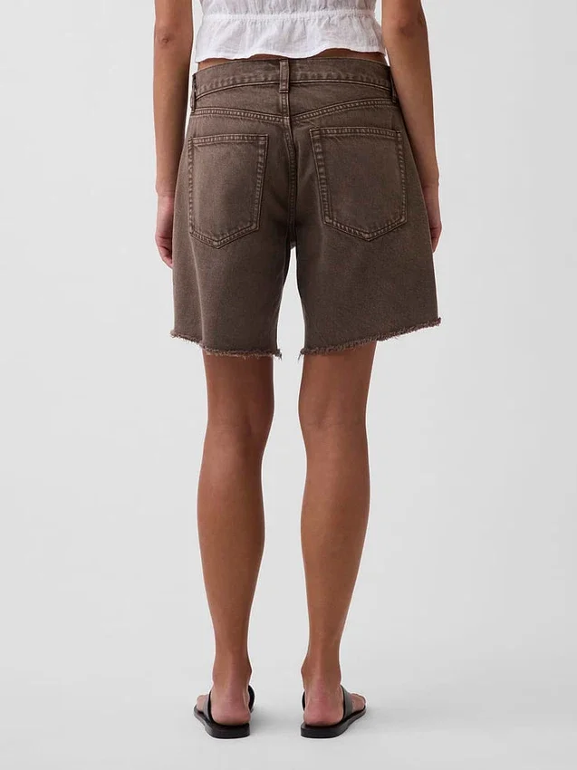 Pantalones cortos de mezclilla holgados de talle medio de 8"