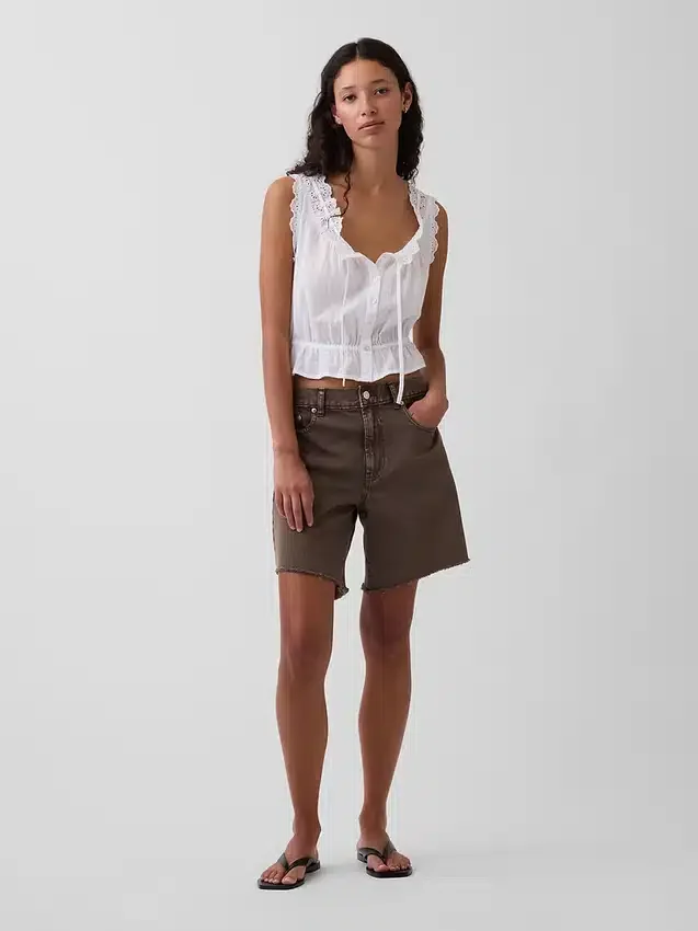 Pantalones cortos de mezclilla holgados de talle medio de 8"
