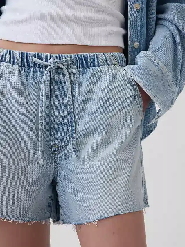 Pantalones cortos de mezclilla ultrasuaves de corte holgado y talle bajo, de 3.5”