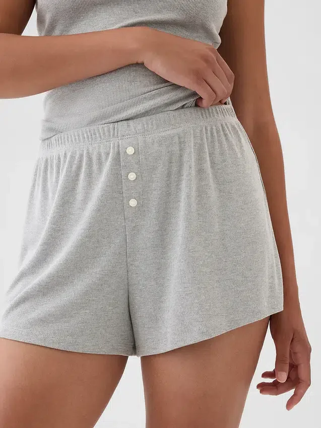 Pantalones cortos de pijama holgados con acanalado fino