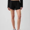 Pantalones cortos de punto con diseño de delfines de 3"