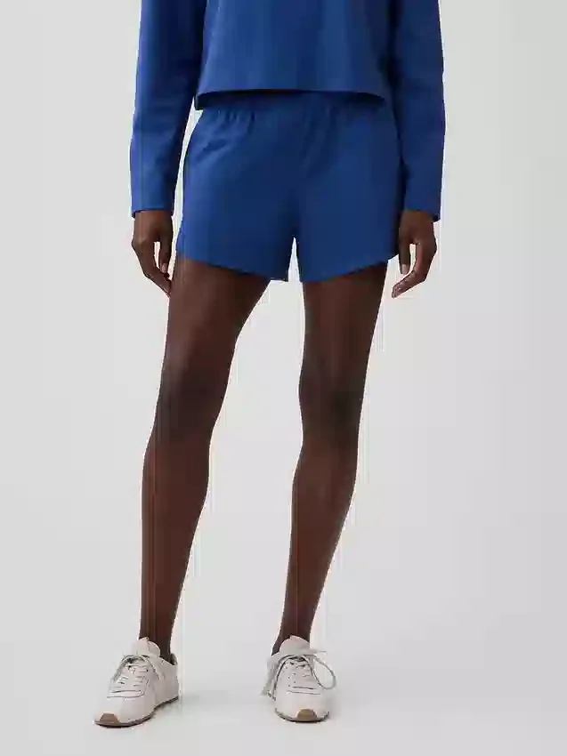 Pantalones cortos de punto con diseño de delfines de 3"