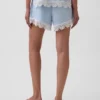 Pantalones cortos de talle medio de 4" con ribete de encaje y mezcla de lino