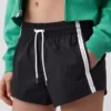 Pantalones cortos deportivos de 2.5"