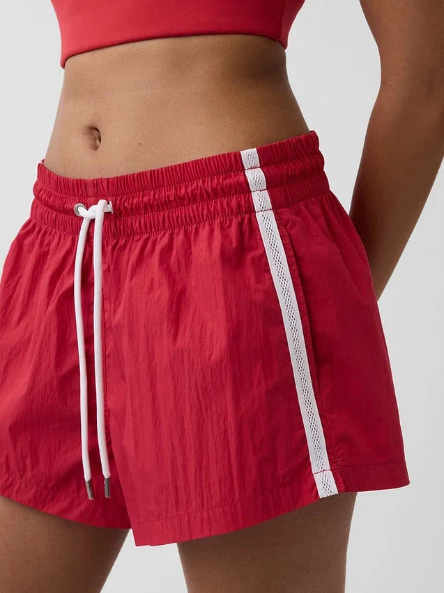 Pantalones cortos deportivos de 2.5"
