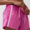 Pantalones cortos deportivos de 2.5"