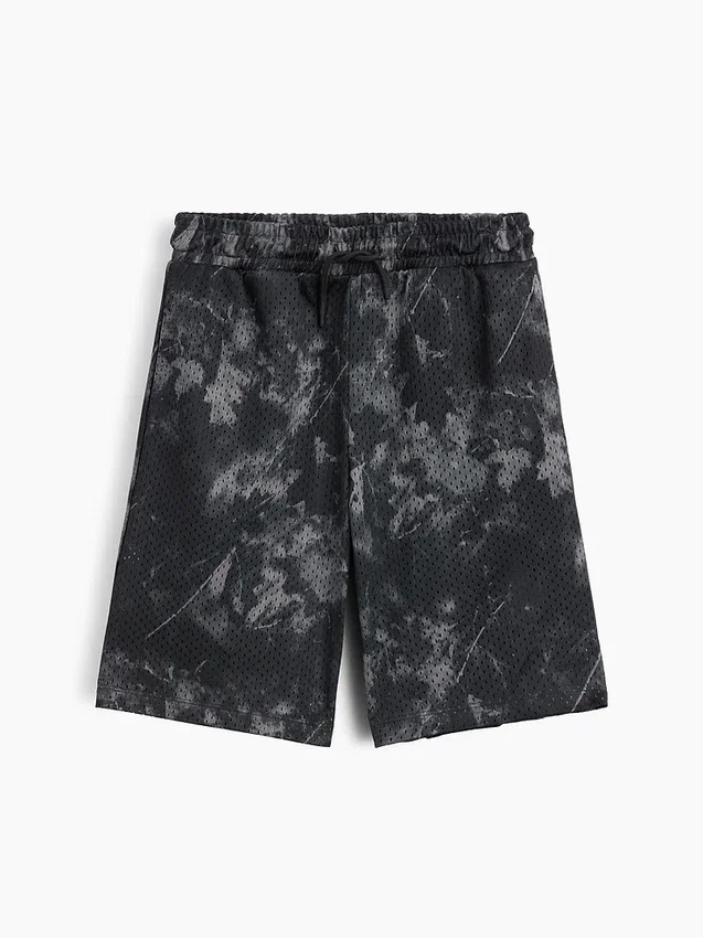 Pantalones cortos deportivos de malla para niños de 8"