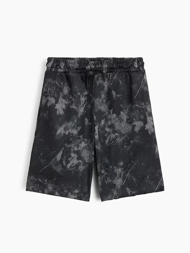 Pantalones cortos deportivos de malla para niños de 8"