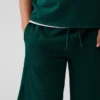 Pantalones cortos deportivos de malla para niños de 8"