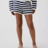 Pantalones cortos fáciles de poner a rayas de ganchillo para niños