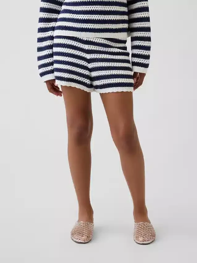Pantalones cortos fáciles de poner a rayas de ganchillo para niños