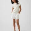 Pantalones cortos fáciles de poner para niños de lino y algodón con ribete de encaje