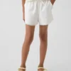Pantalones cortos fáciles de poner para niños de lino y algodón con ribete de encaje