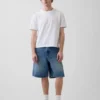 Pantalones cortos holgados de mezclilla estilo carpintero de 10.5"