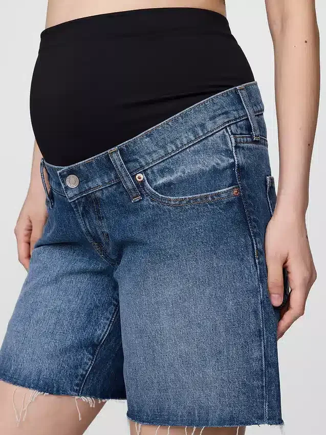 Pantalones cortos premamá de mezclilla de 7" con panel completo