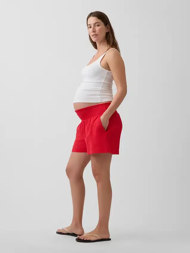 Pantalones cortos premamá fáciles de poner por debajo del vientre