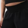 Pantalones cortos premamá fáciles de poner por debajo del vientre