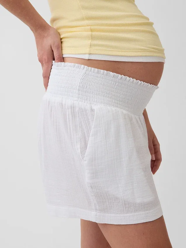 Pantalones cortos premamá fáciles de poner por debajo del vientre