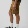 Pantalones cortos tipo cargo de corte holgado de 11"