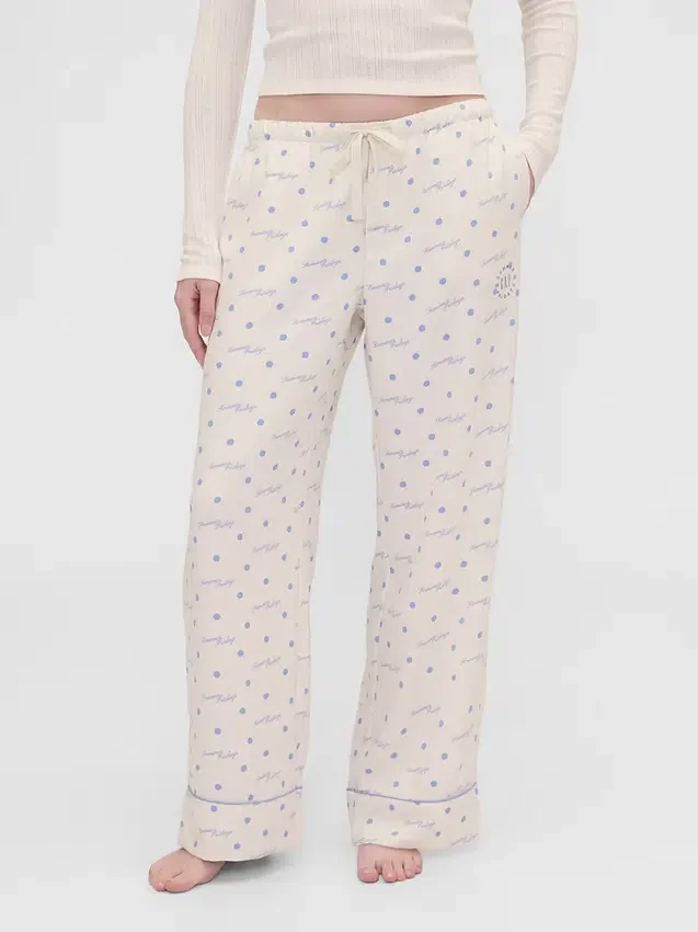 Pantalones de pijama holgados de franela con lunares de GAP × Summer Fridays