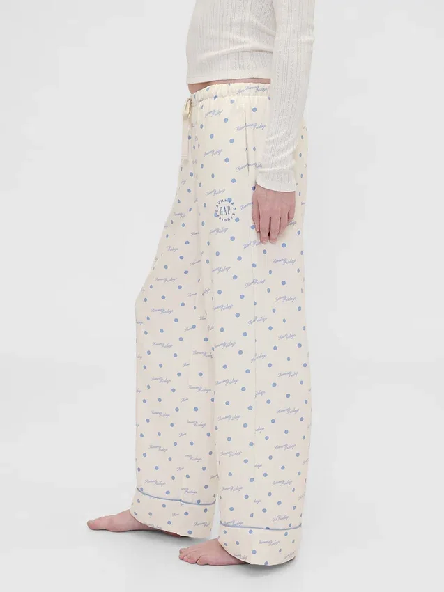 Pantalones de pijama holgados de franela con lunares de GAP × Summer Fridays