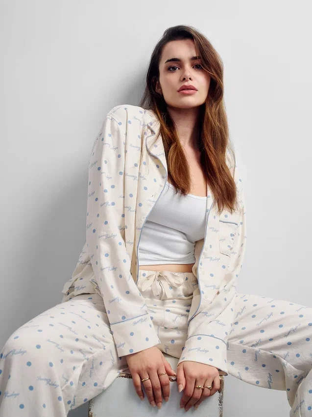 Pantalones de pijama holgados de franela con lunares de GAP × Summer Fridays