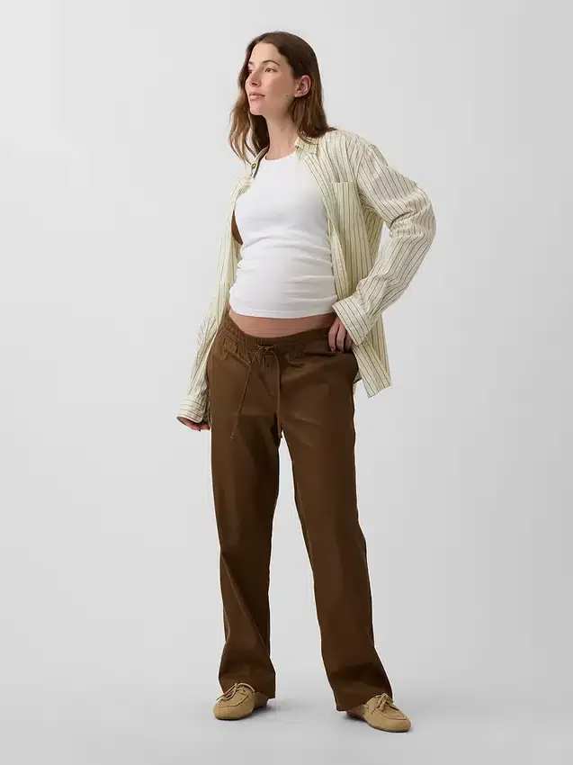 Pantalones de sarja premamá con diseño bajo el vientre