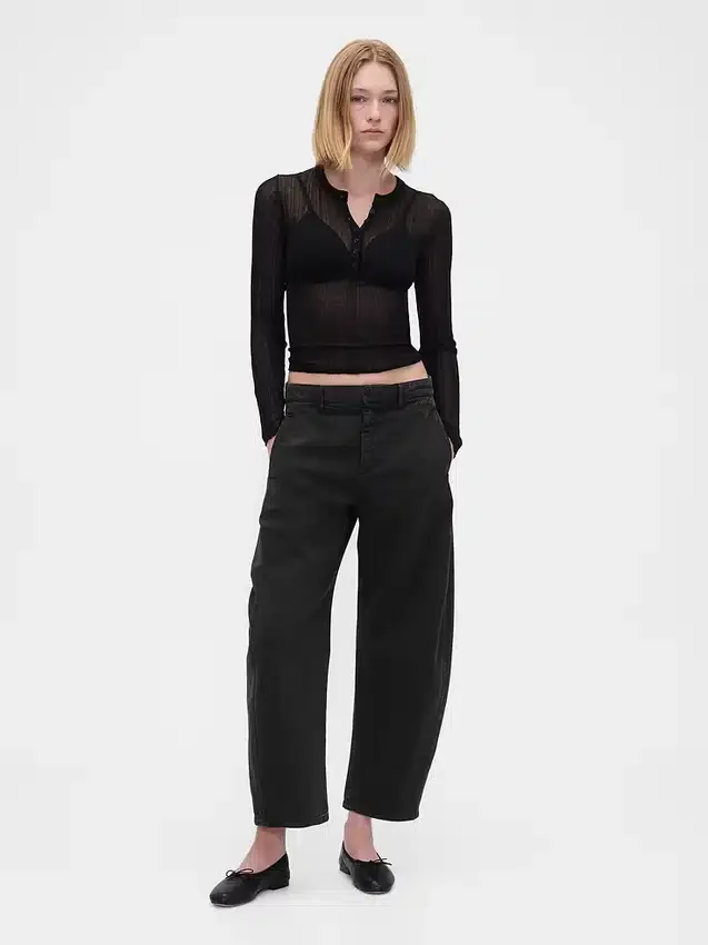 Pantalones de talle medio de sarga con corte de barril