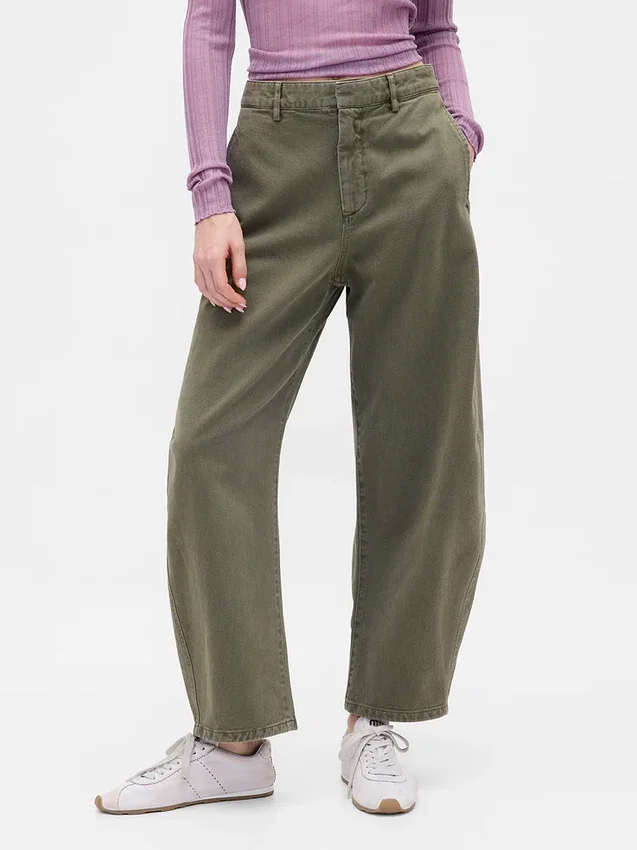 Pantalones de talle medio de sarga con corte de barril
