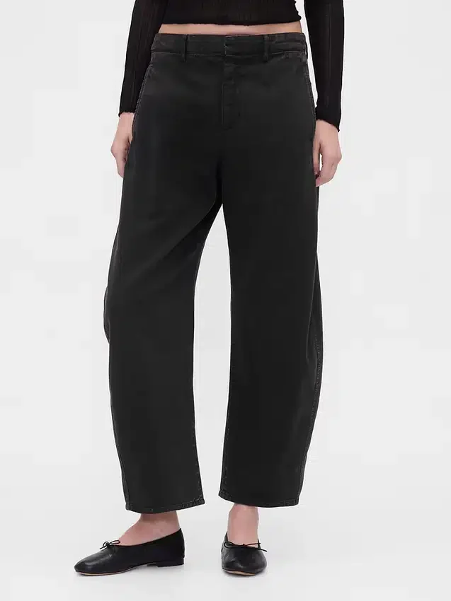 Pantalones de talle medio de sarga con corte de barril