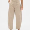 Pantalones de talle medio de sarga con corte de barril