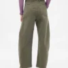 Pantalones de talle medio de sarga con corte de barril