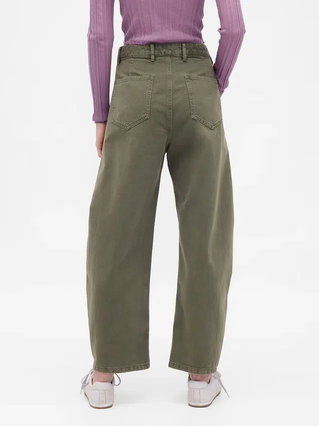 Pantalones de talle medio de sarga con corte de barril