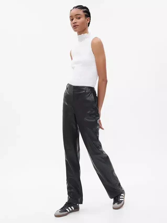 Pantalones holgados de cuero vegano de talle medio