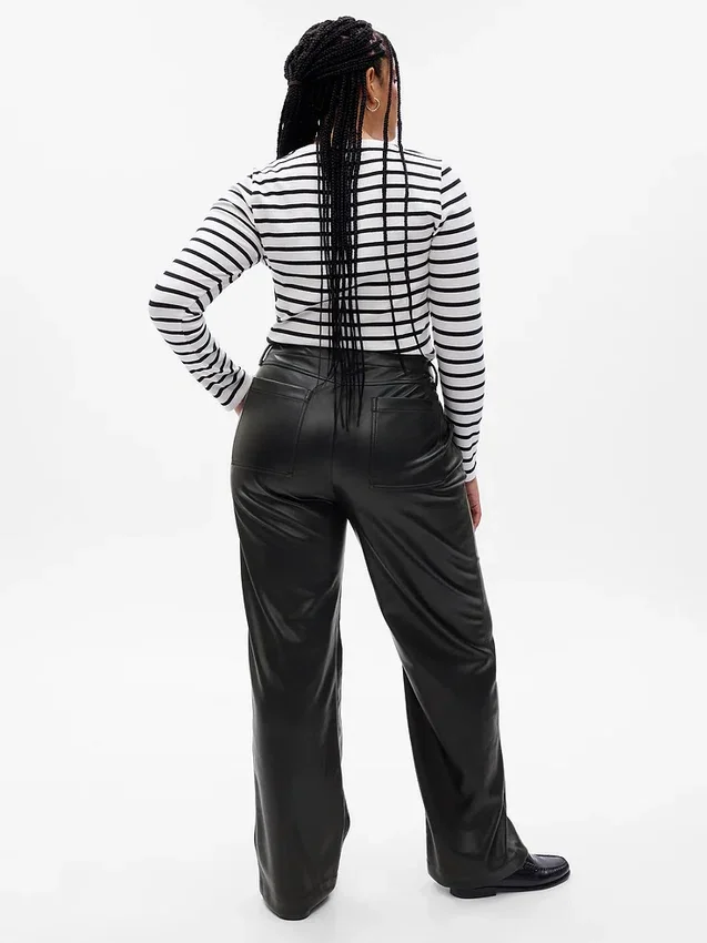 Pantalones holgados de cuero vegano de talle medio